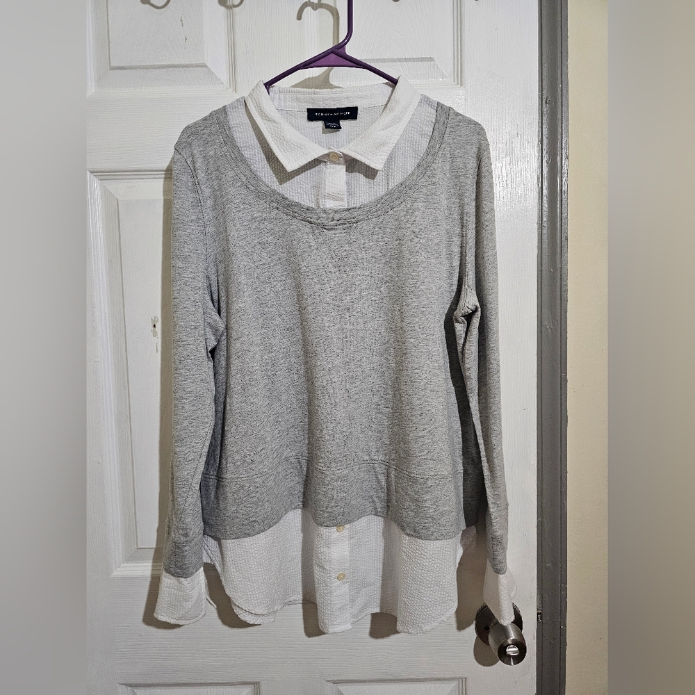 Tommy Hilfiger Gray Sweater with White Collar